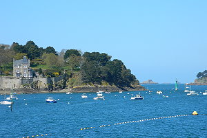 Meeresmündung bei Saint-Malo